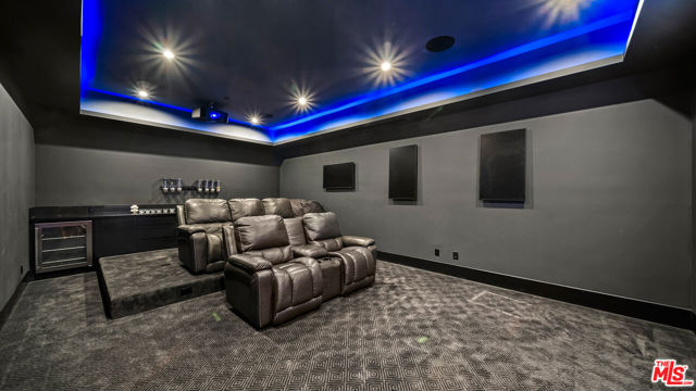 18762 Wells Drive, Tarzana CA: https://media.crmls.org/mediaz/827764f1-c2f1-4bb9-9e3e-46238133add6.jpg