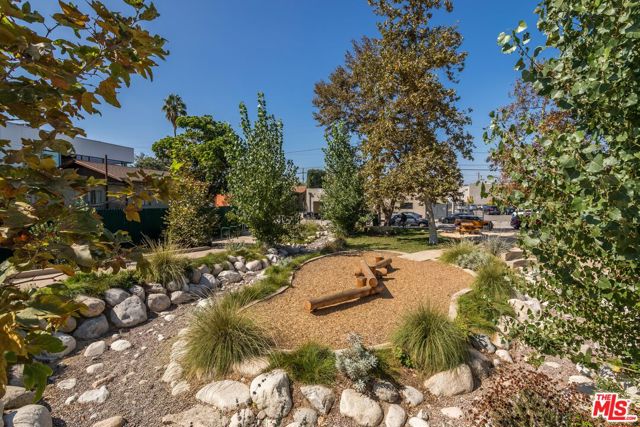 2660 Newell Street, Los Angeles, California 90039, ,Multi-Family,For Sale,Newell,25602195