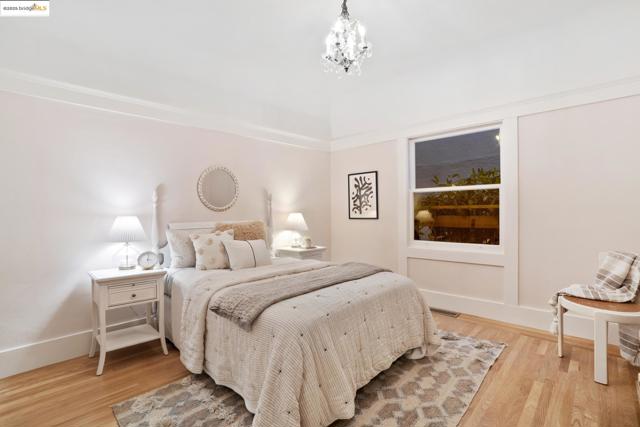 3936 Elston Ave., Oakland CA: https://media.crmls.org/mediaz/82787658-aa1b-4d2d-a98a-17bb2eb49a88.jpg