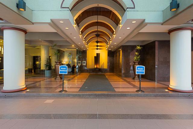 200 Harbor Dr, San Diego CA: https://media.crmls.org/mediaz/8279cb6e-6d8c-4256-a2cb-480621664c62.jpg