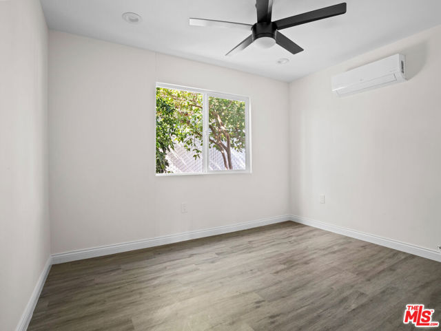 891 E 6th Street, Pomona CA: https://media.crmls.org/mediaz/8279dfc7-c734-4125-a90e-10edbb88f48b.jpg