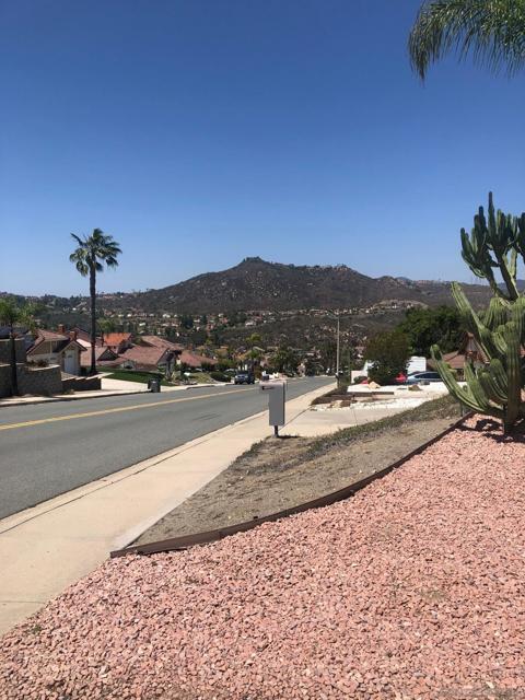 2552 Wind River Rd, El Cajon CA: https://media.crmls.org/mediaz/827a1f1e-95f9-4fda-9b2f-dee529c8801a.jpg