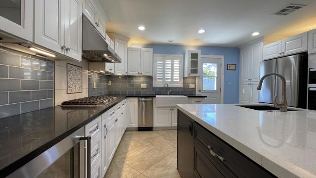 54925 Avenida Alvarado, La Quinta CA: https://media.crmls.org/mediaz/827b4fd8-a529-42c4-a913-d1e8e68f562e.jpg