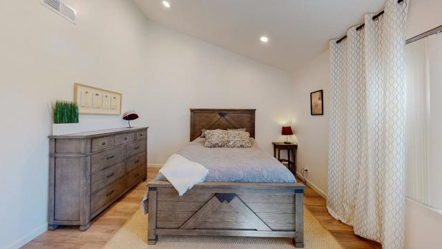 2 Morning Sun Court, Mountain View CA: https://media.crmls.org/mediaz/827ba692-4c80-46c4-bcb2-943c9b8a90bf.jpg