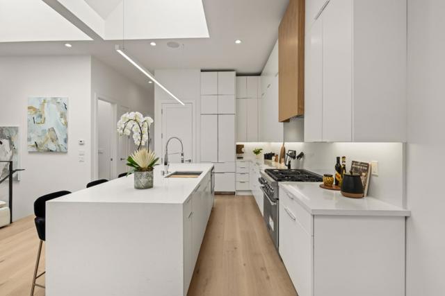 17 30th Street, San Francisco CA: https://media.crmls.org/mediaz/827bec22-f124-4cf3-b924-90d4b9ad457d.jpg