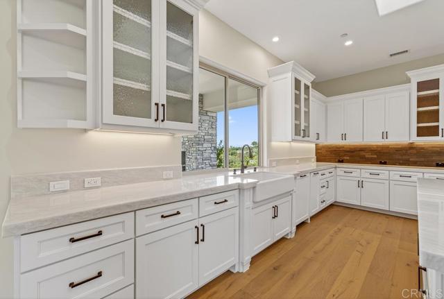 3066 Via Montevina, Fallbrook CA: https://media.crmls.org/mediaz/827c2c38-820f-45b1-8363-b4fc52917366.jpg