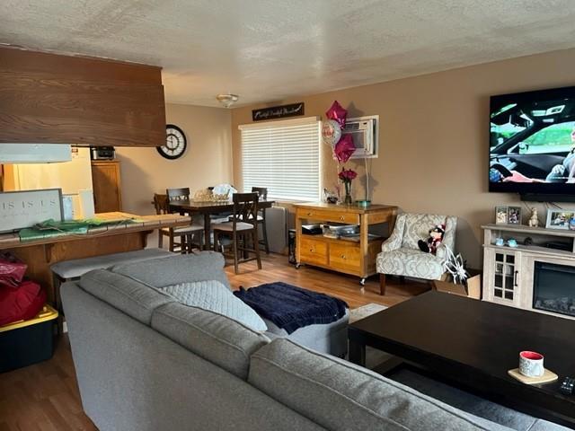 1220 Juniper Drive, Gilroy CA: https://media.crmls.org/mediaz/827c664d-af9b-4168-bb5e-2ea2544358c2.jpg