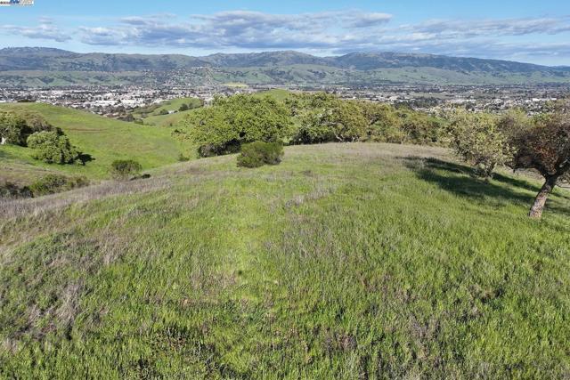 0 Oak Glen Ave, Morgan Hill CA: https://media.crmls.org/mediaz/827cb831-bf89-4d71-9270-a48666f63a0a.jpg