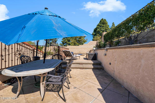 4542 Skidmore Court, Moorpark CA: https://media.crmls.org/mediaz/827df857-b0df-4167-8501-a06eb62fd60c.jpg