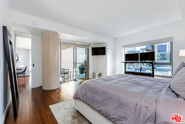 6250 Hollywood Boulevard, Los Angeles CA: https://media.crmls.org/mediaz/827e021a-de28-4269-9a49-990625ddff0c.jpg