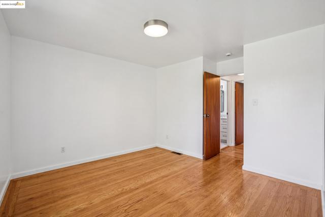 574 66th, Oakland CA: https://media.crmls.org/mediaz/827e3df3-4807-4e12-8182-e43658dff8bb.jpg