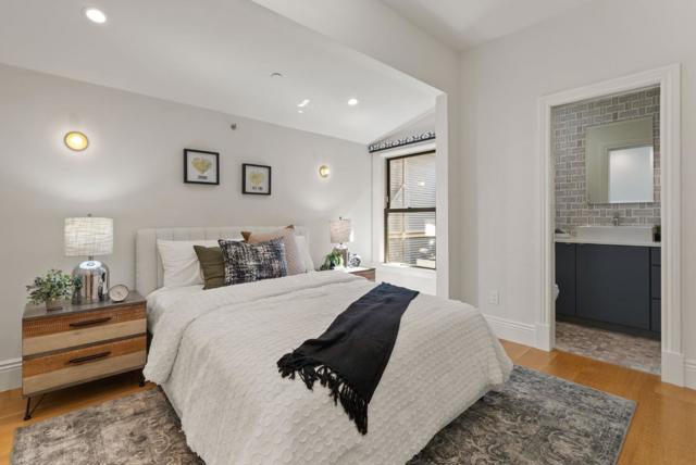 2853 Broderick Street, San Francisco CA: https://media.crmls.org/mediaz/827e4df5-55fc-4b21-b2bc-fb733fca1b96.jpg