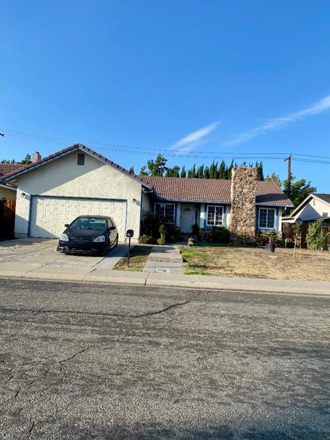 55 Carmel Way, Tracy CA: https://media.crmls.org/mediaz/827ea530-49ce-45ec-afdf-77459c751993.jpg