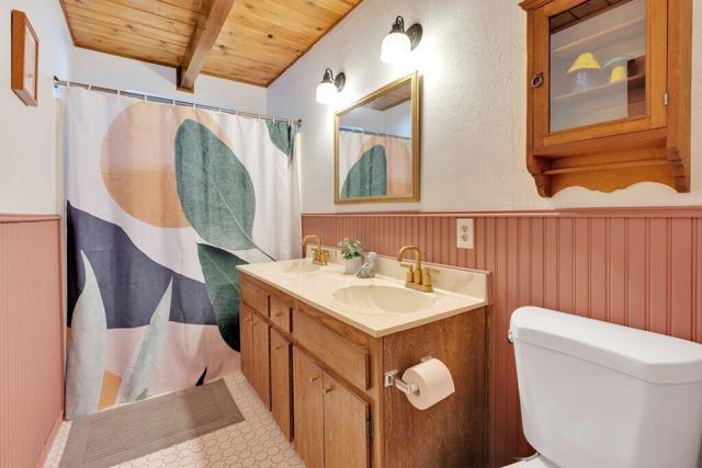 26785 Crestview Drive, Idyllwild CA: https://media.crmls.org/mediaz/82802d00-9a6b-4ba0-8943-ed5cdb6680ee.jpg