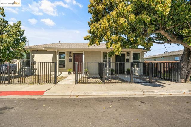 96 Highway Avenue, Bay Point CA: https://media.crmls.org/mediaz/82806b04-dc24-4662-ab55-60b7a9d63970.jpg