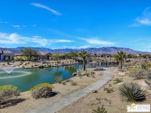55 Cabernet, Rancho Mirage CA: https://media.crmls.org/mediaz/8280cfb8-f08c-429d-8248-239261d1747a.jpg