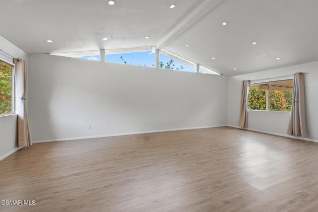 15546 Olden Street, Sylmar CA: https://media.crmls.org/mediaz/82819000-feec-41d4-98e8-078549982eb3.jpg