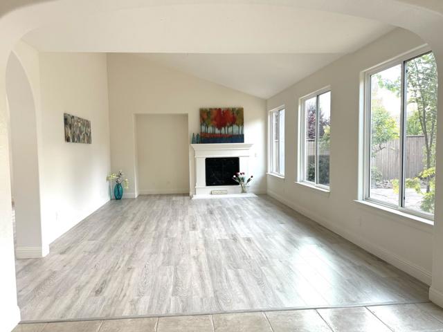 Image 10 of 37 For 7045 Tarvisio Way