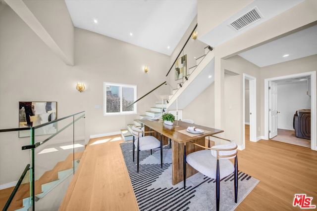 1902 Gates Avenue, Redondo Beach, California 90278, 3 Bedrooms Bedrooms, ,2 BathroomsBathrooms,Residential,For Sale,Gates,25597517