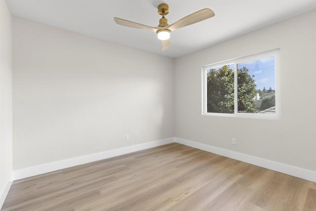 Detail Gallery Image 30 of 44 For 3936 Ambervale Ter, San Diego,  CA 92130 - 3 Beds | 2/1 Baths