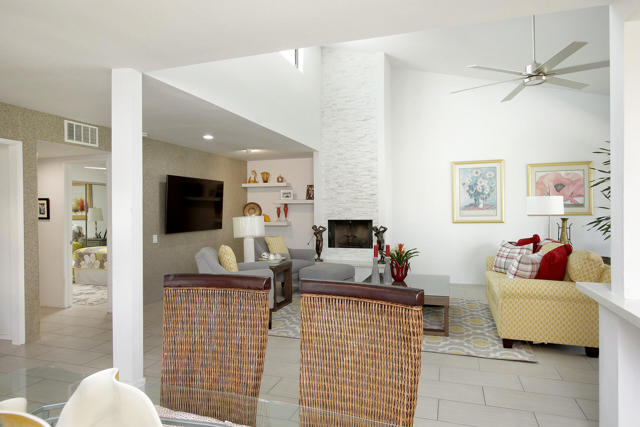Image 7 of 42 For 74 La Ronda Drive