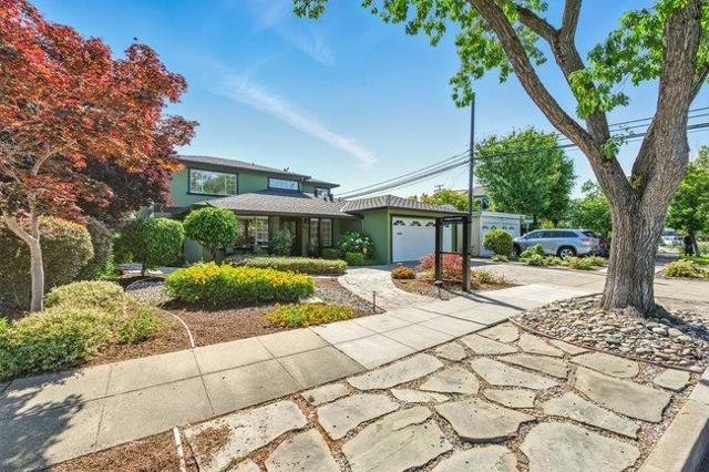 1943 Kentucky Street, Redwood City CA: https://media.crmls.org/mediaz/8282829f-1a6e-4e6c-8913-1b5b05a11d71.jpg