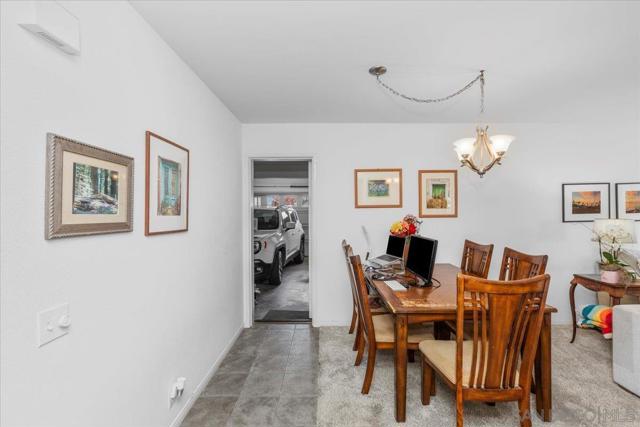 4145 Porte De Merano, San Diego CA: https://media.crmls.org/mediaz/8283490f-b76d-4232-89e3-01a534ae4876.jpg