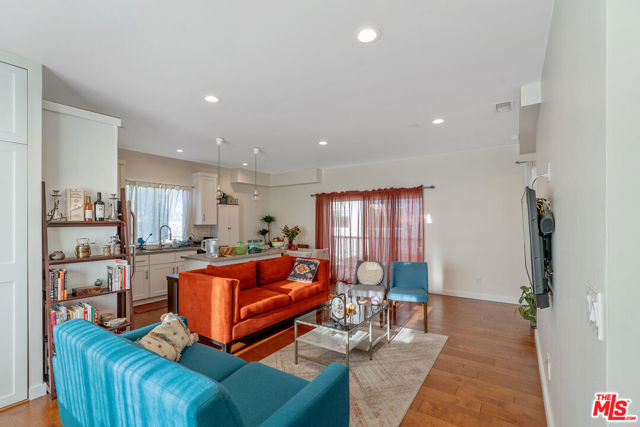 6178 Aldama Street, Los Angeles CA: https://media.crmls.org/mediaz/828382df-6990-4f6c-9d56-ff5bc3120ae1.jpg