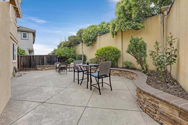 34906 Herringbone Ct, Union City CA: https://media.crmls.org/mediaz/82840eb3-6ec9-49bd-b4fa-1fce356b064a.jpg