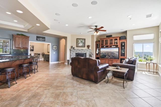 Detail Gallery Image 15 of 68 For 334 Old Stagecoach Run, Alpine,  CA 91901 - 4 Beds | 3/1 Baths