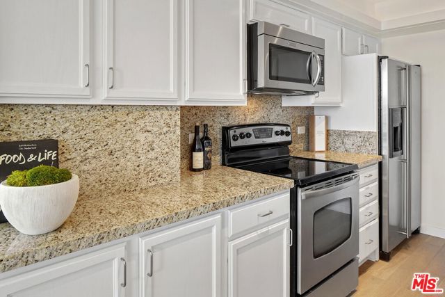 201 OCEAN Avenue, Santa Monica CA: https://media.crmls.org/mediaz/82843013-2b5d-45c8-86b5-3631517fa353.jpg