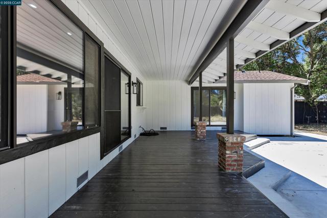 1821 S Main St, Walnut Creek CA: https://media.crmls.org/mediaz/82852576-7834-41b0-b90e-ee56e533f66f.jpg