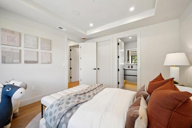 585 Cherry Avenue, Los Altos CA: https://media.crmls.org/mediaz/828574bf-9c8f-4f91-b916-f502c68db955.jpg
