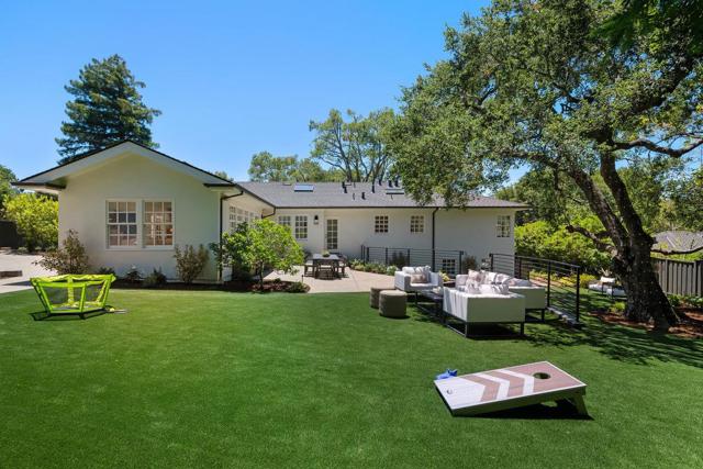 130 Stonehedge Road, Hillsborough CA: https://media.crmls.org/mediaz/82858db2-570e-456b-b3e1-240c76ad6012.jpg