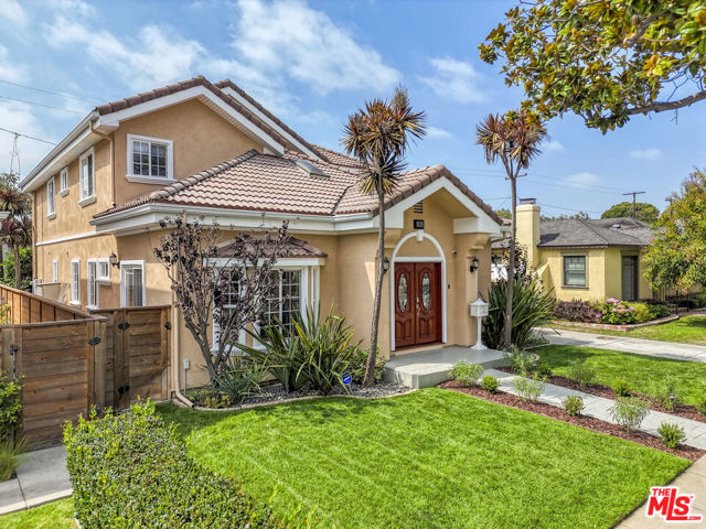 10943 Barman Avenue, Culver City CA: https://media.crmls.org/mediaz/8285baa0-2db1-4f9d-9476-5f217bbc6201.jpg