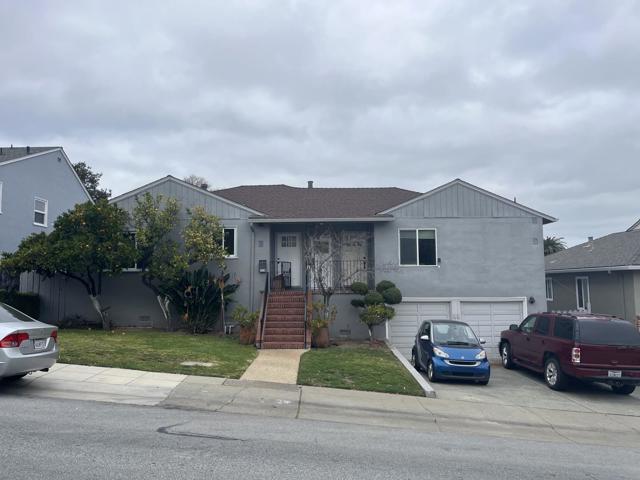 112 42nd Avenue, San Mateo CA: https://media.crmls.org/mediaz/8285ef46-2ddf-459b-92cc-b1d117ca84f4.jpg