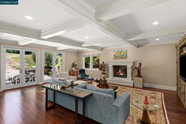 2540 Caballo Ranchero Dr, Diablo CA: https://media.crmls.org/mediaz/8285f662-1a60-44e9-878b-8f3e634e5881.jpg