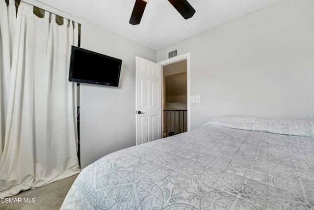 2266 Lansdale Court, Simi Valley CA: https://media.crmls.org/mediaz/8286189a-b9af-4b84-8264-e25f2bed2e86.jpg