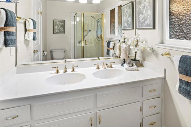 25631 Paul Ct, Hayward CA: https://media.crmls.org/mediaz/828621af-e43d-40cf-b7ad-813a97c08cd8.jpg
