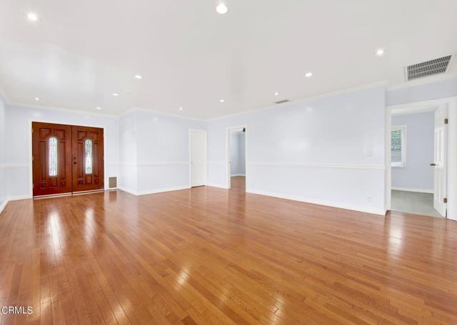 Detail Gallery Image 13 of 24 For 3330 Thorpe Ave, Los Angeles,  CA 90065 - 3 Beds | 2 Baths