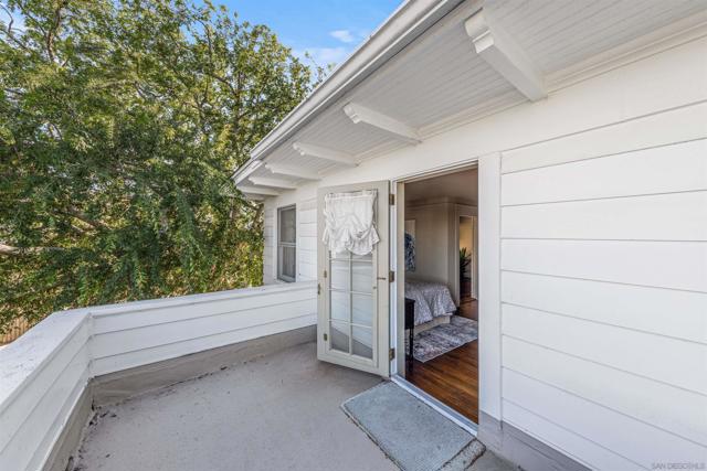 4229 Saint James Place, San Diego CA: https://media.crmls.org/mediaz/8286a24a-cfbb-4a53-882c-24afcebb081c.jpg