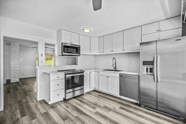 1595 S Indian Trail, Palm Springs CA: https://media.crmls.org/mediaz/8286b44b-4da6-49ff-958d-ad862e6df437.jpg