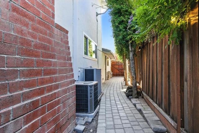 4957 New Compton Court, San Jose CA: https://media.crmls.org/mediaz/8286da6b-77be-4d8c-8e67-489ce263a0a6.jpg