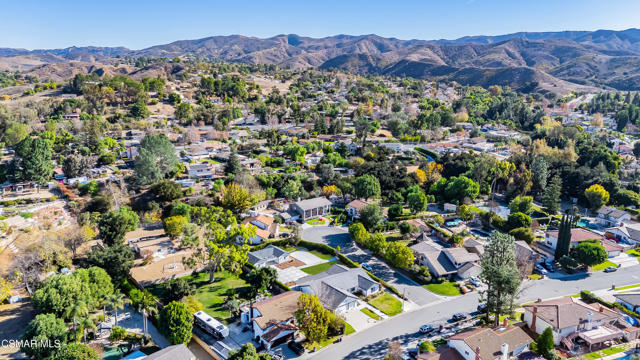 568 Bristol Avenue, Simi Valley CA: https://media.crmls.org/mediaz/82876a09-126c-4df0-abbd-cba1e18eda8d.jpg