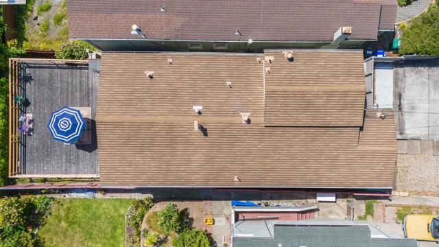 812 Washington Ave, Albany CA: https://media.crmls.org/mediaz/82877c44-02af-4e85-85c3-d2ea9aae1925.jpg