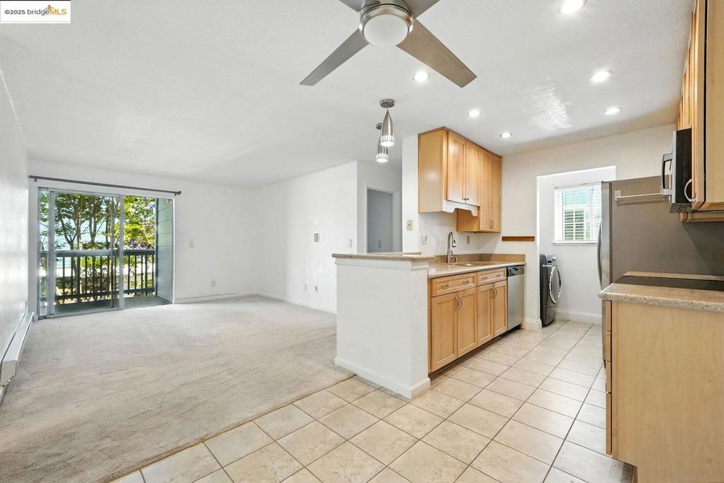 141 Lighthouse DR