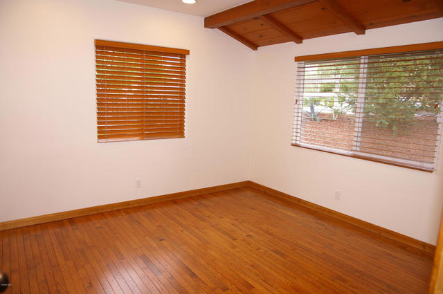 268 Lake Sherwood Drive, Westlake Village CA: https://media.crmls.org/mediaz/82878b7c-bcb7-4511-8880-d5db6f0f778b.jpg