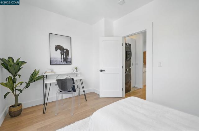 10708 Prince Royal Ct, Oakland CA: https://media.crmls.org/mediaz/82884dd6-b77d-4c71-ab21-ce85d82d0edf.jpg