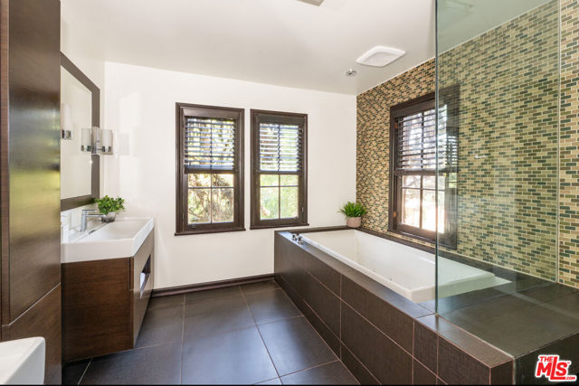 263 Lamont Drive, Los Angeles CA: https://media.crmls.org/mediaz/828859e3-855e-4158-b6b9-bff0c0518b6d.jpg