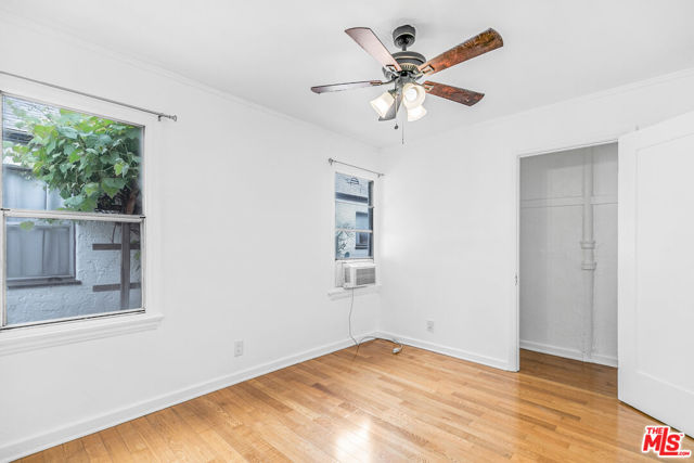 5918 3/4 Willoughby Avenue, Los Angeles CA: https://media.crmls.org/mediaz/828a3700-24a7-498d-9298-89d4b5c5623a.jpg
